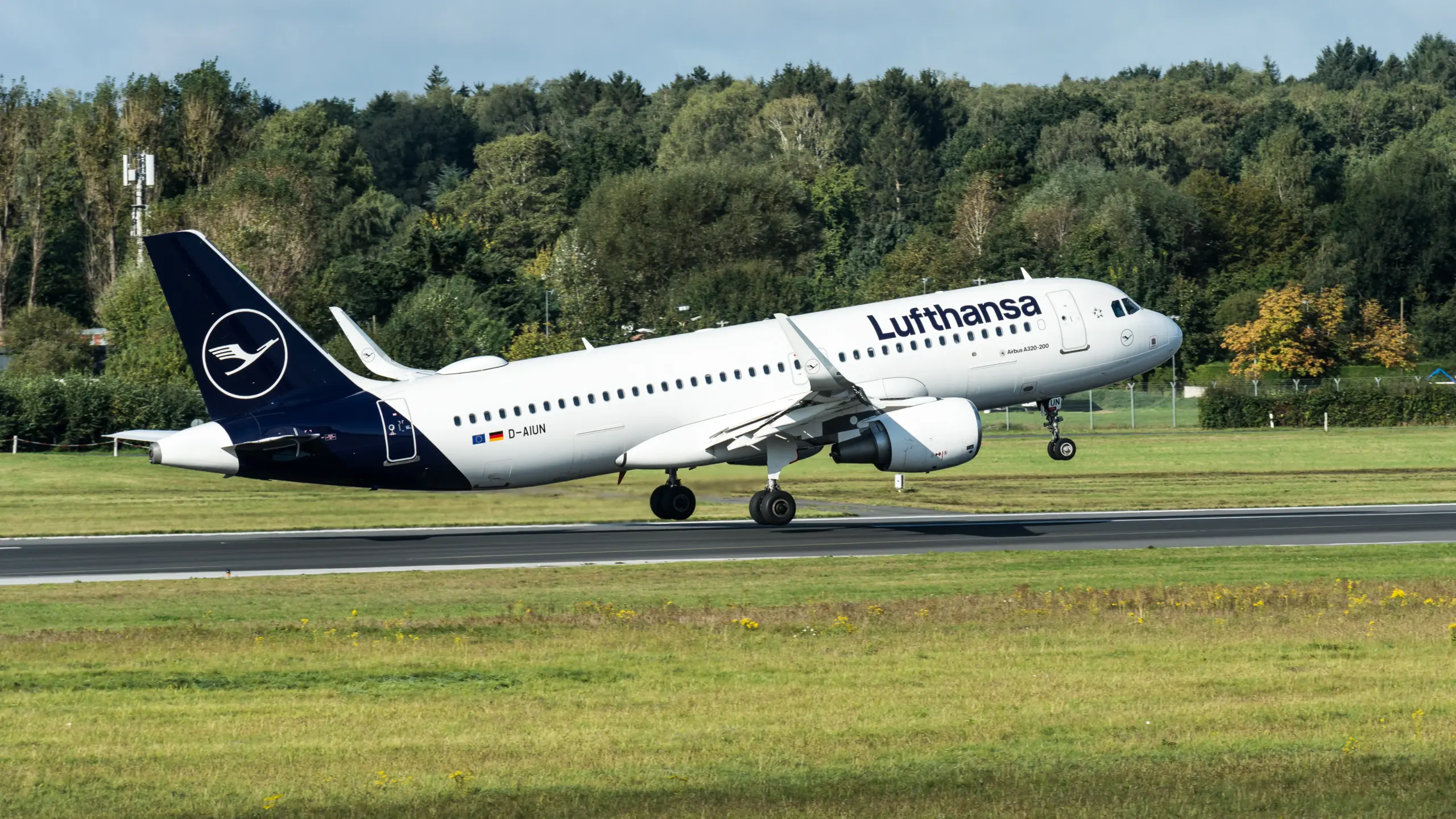 Lufthansa Airbus A320 bei der Landung