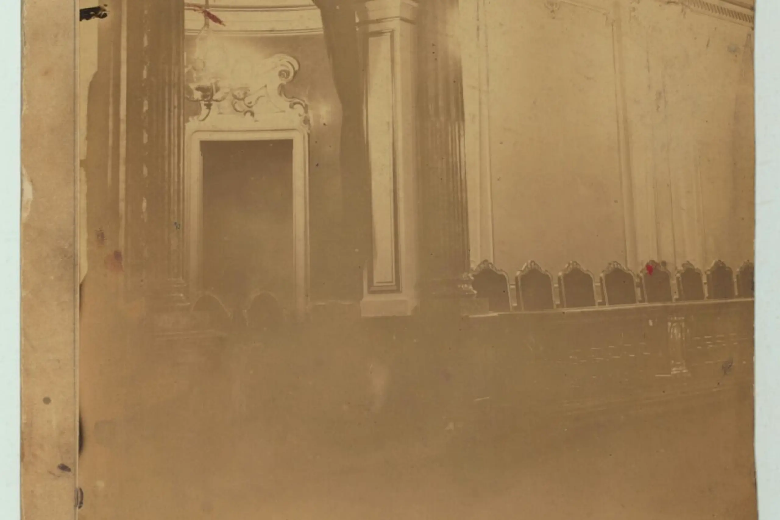 Foto des Theaters im Schloss Esterházy in Totis mit Klimts Notizen