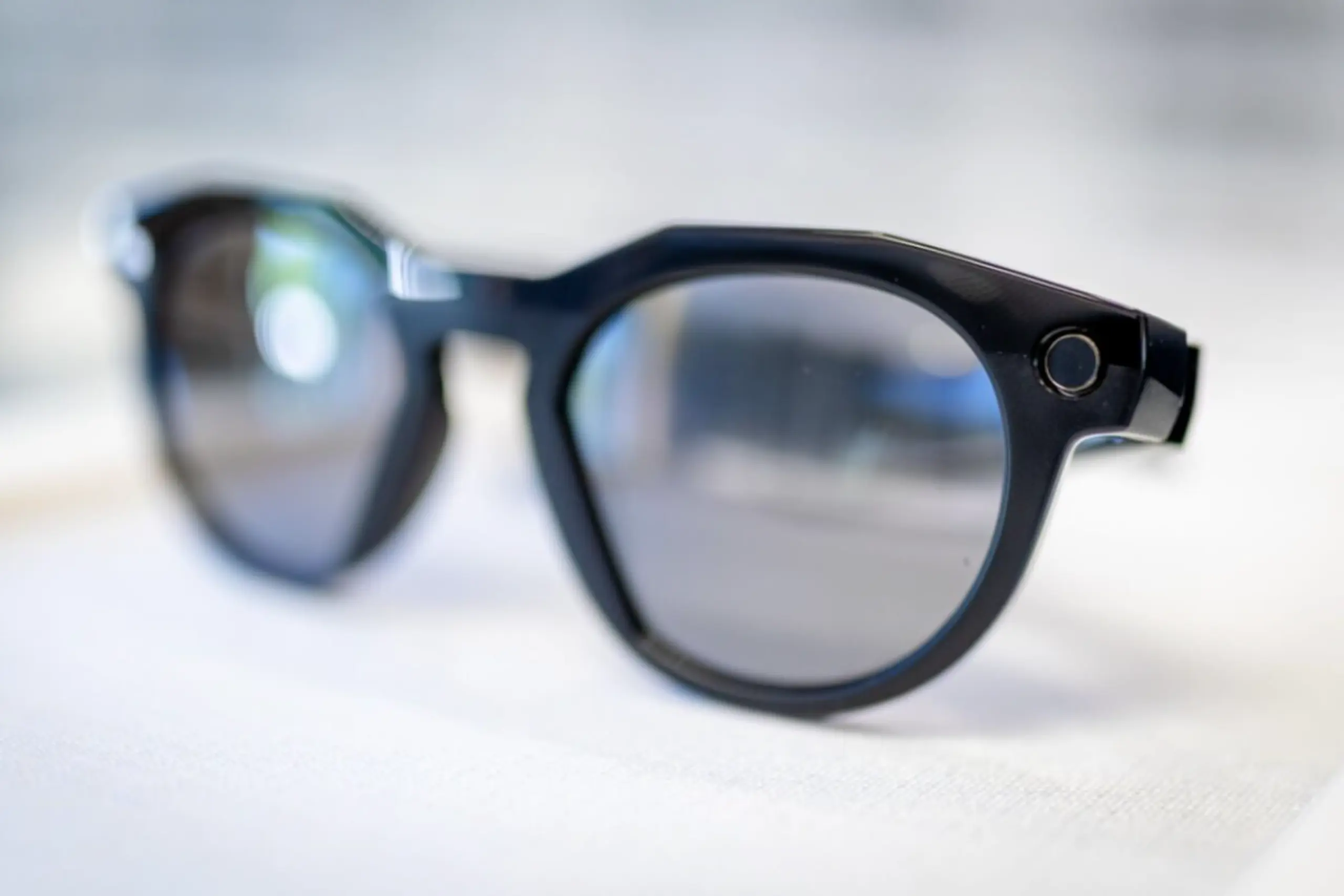 Smart Glasses sind keine rosaroten Brillen: Pröll will Regeln