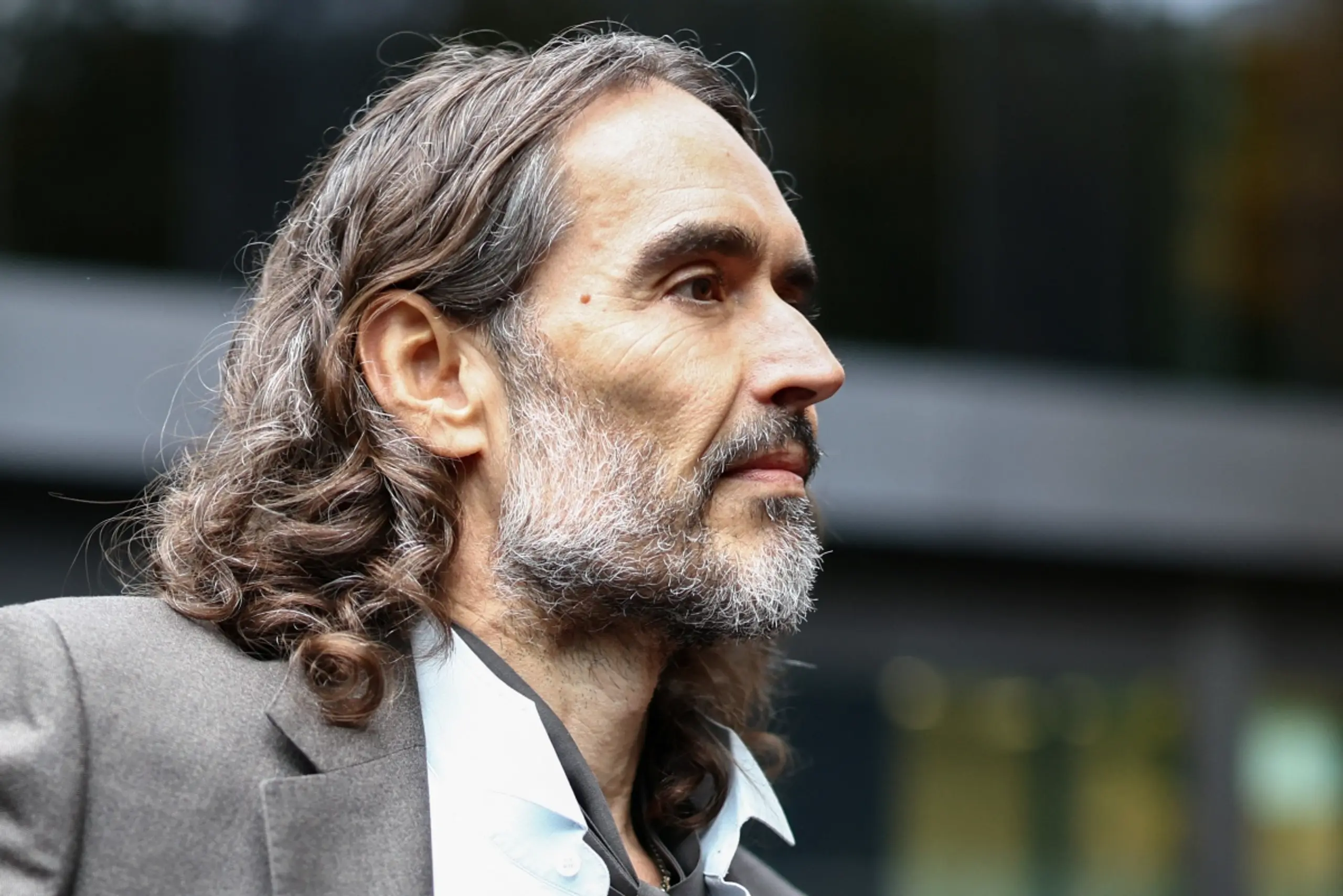 51-Jähriger wegen Vergewaltigung, Belästigung und Nötigung angeklagt