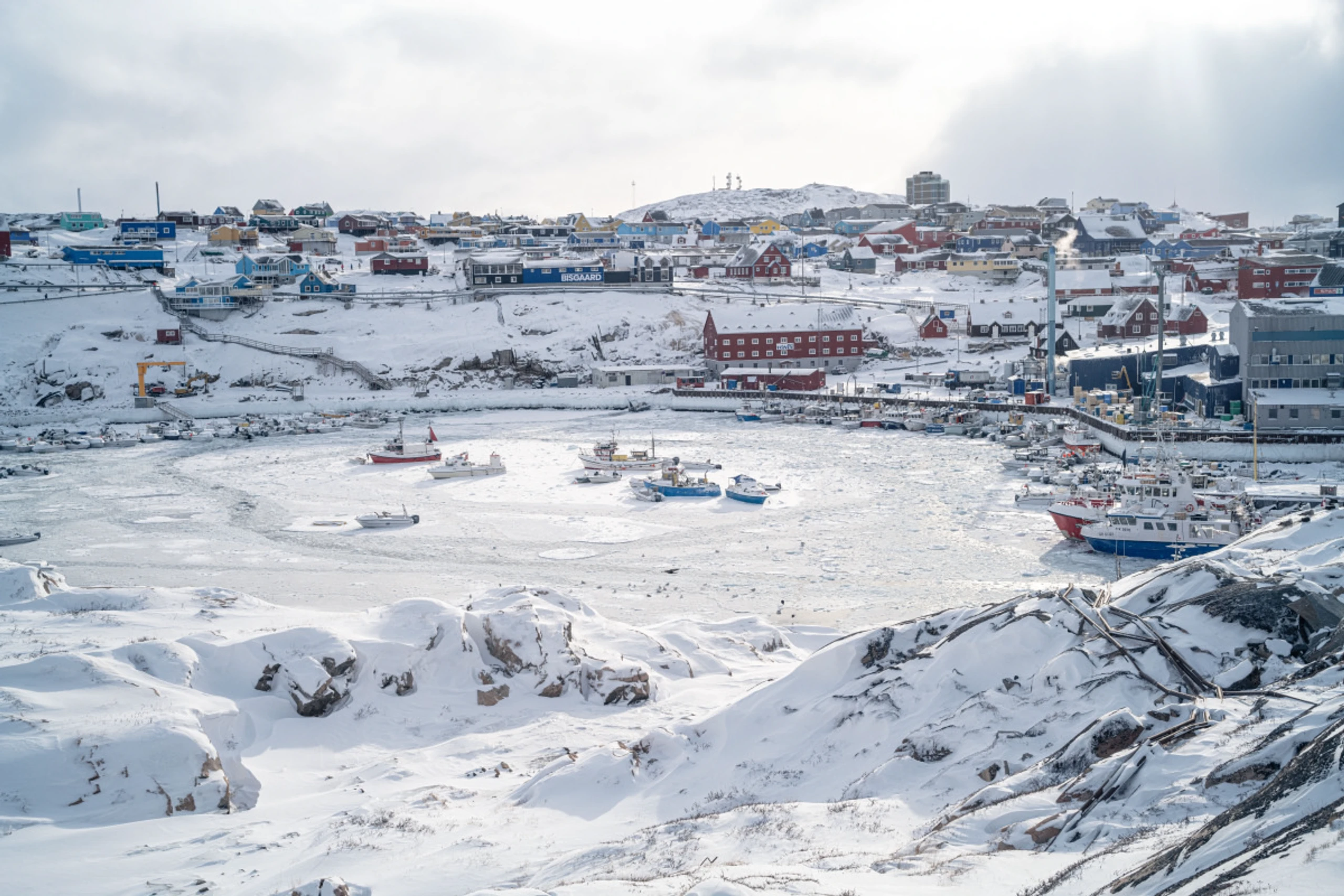 Blick auf Ilulissat im Eis heuer im März