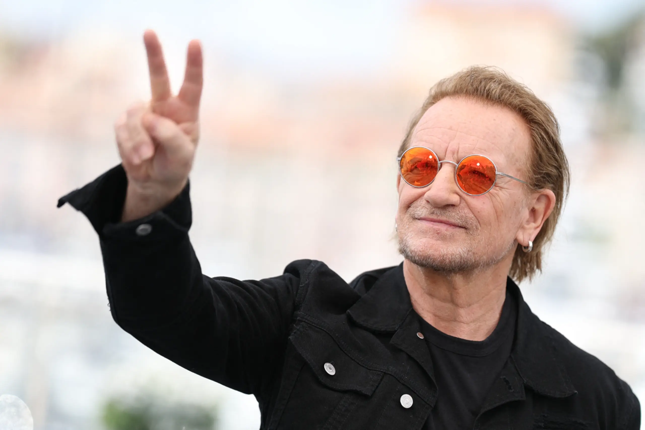 Bono gibt mit seiner Band U2 ein paar Konzerte in Europa