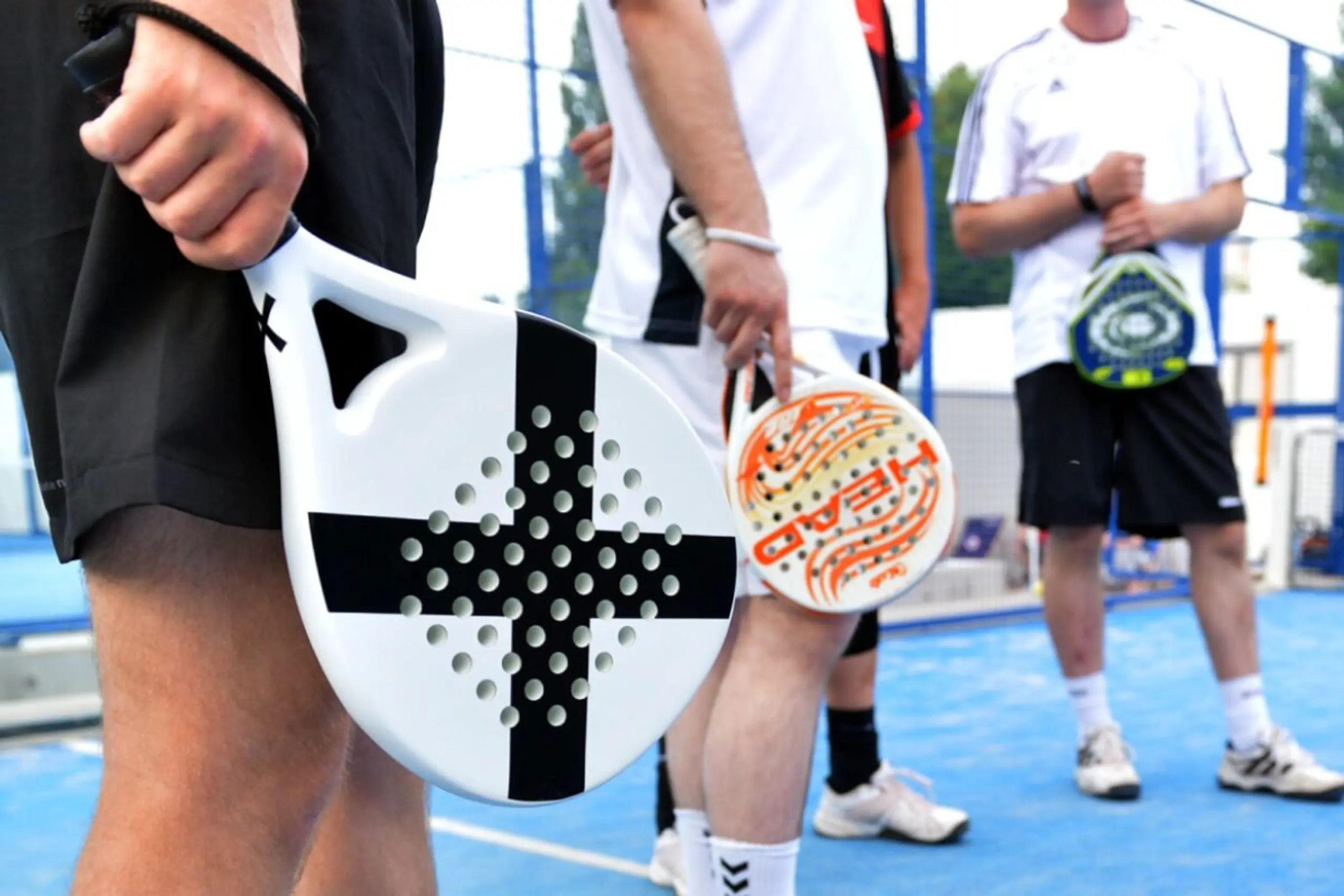 ++ ARCHIVBILD ++ Padel-Anfänger sollten die Belastung langsam steigern