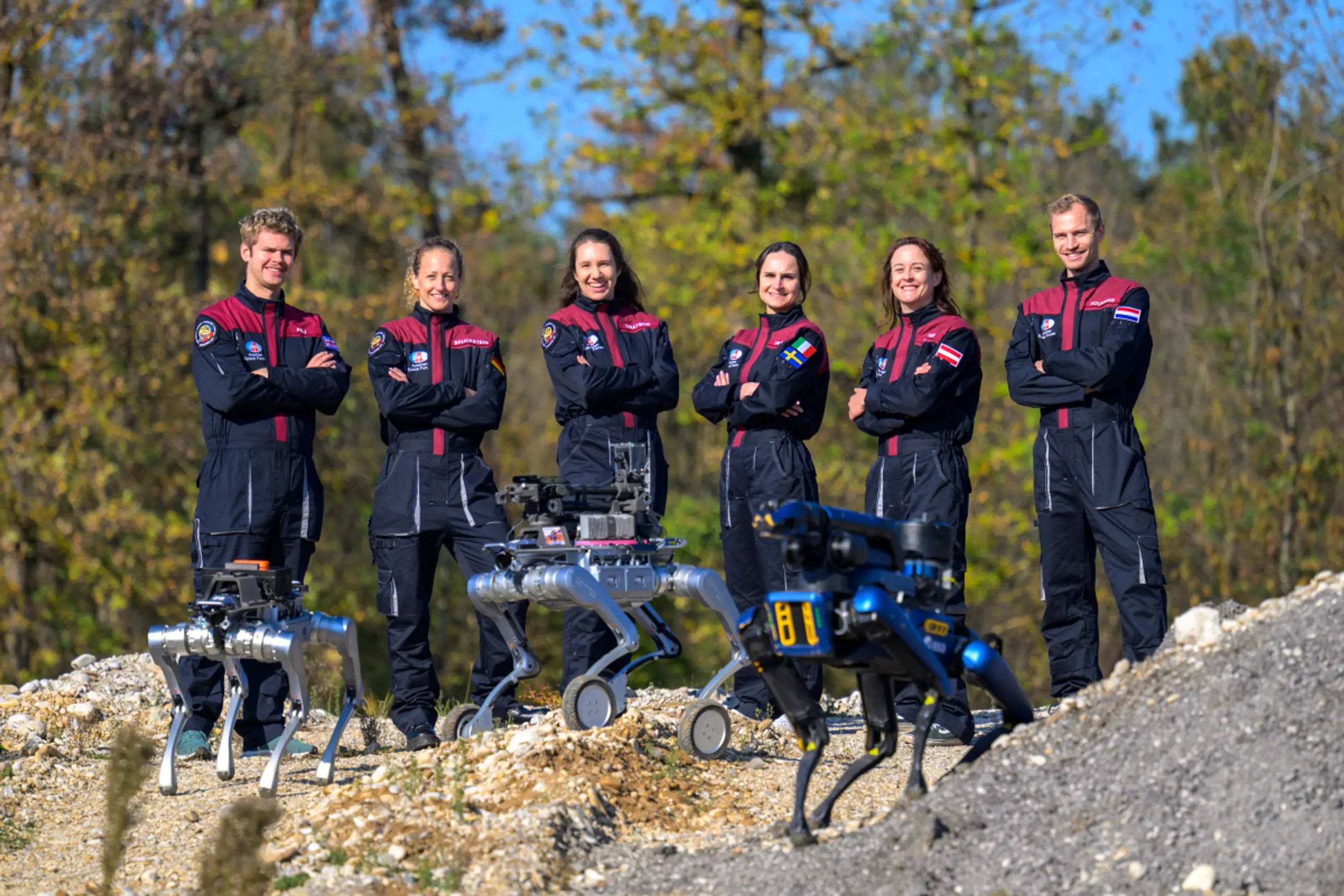 Das Team besteht aus Menschen un Robotern